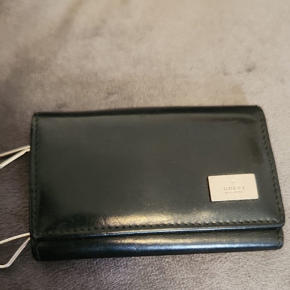 Gucci Black Leather Key Holder with Silver Detail *4 KEY HOLDERS ARE MISSING*